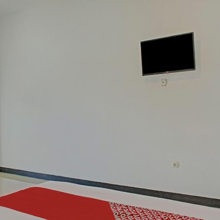 Oyo 3841 Wisma 25 سيلاكاب المظهر الخارجي الصورة