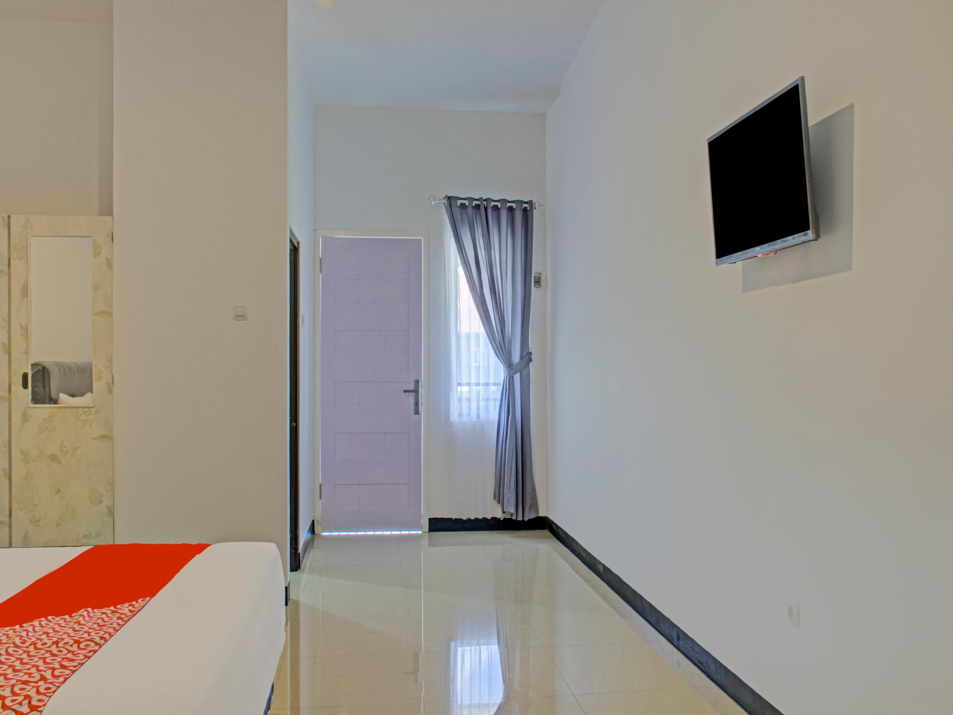 Oyo 3841 Wisma 25 سيلاكاب المظهر الخارجي الصورة